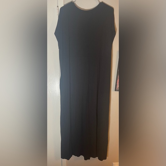 Black Cap Sleeve Maxi Dress with Pockets - Picture 4 of 5